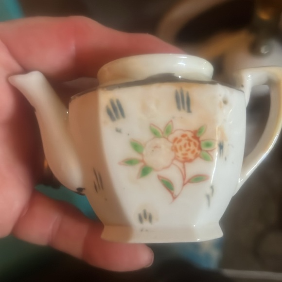 Tea pot - Picture 3 of 5